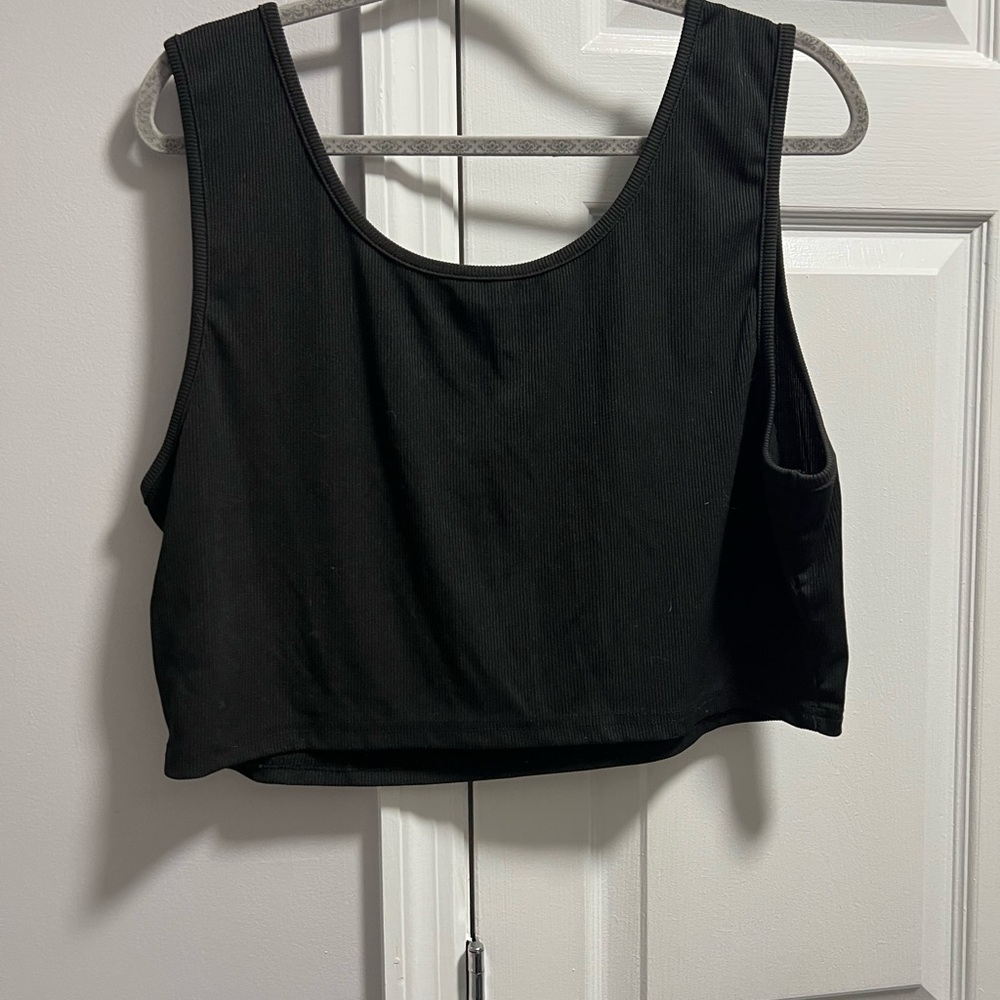 SHEIN Classic Black Crop Top
